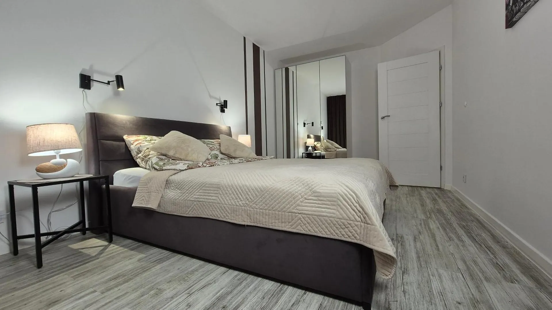 Garbary 100 White Apartment, Parking, Self Check-In 24H, Air-Conditioning Poznań 0*,  Pologne