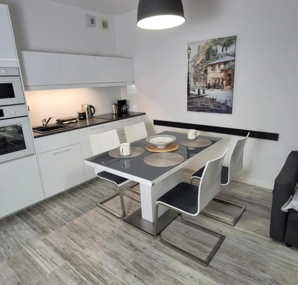 Appartement Garbary 100 White Apartment, Parking, Self Check-In 24H, Air-Conditioning Poznań