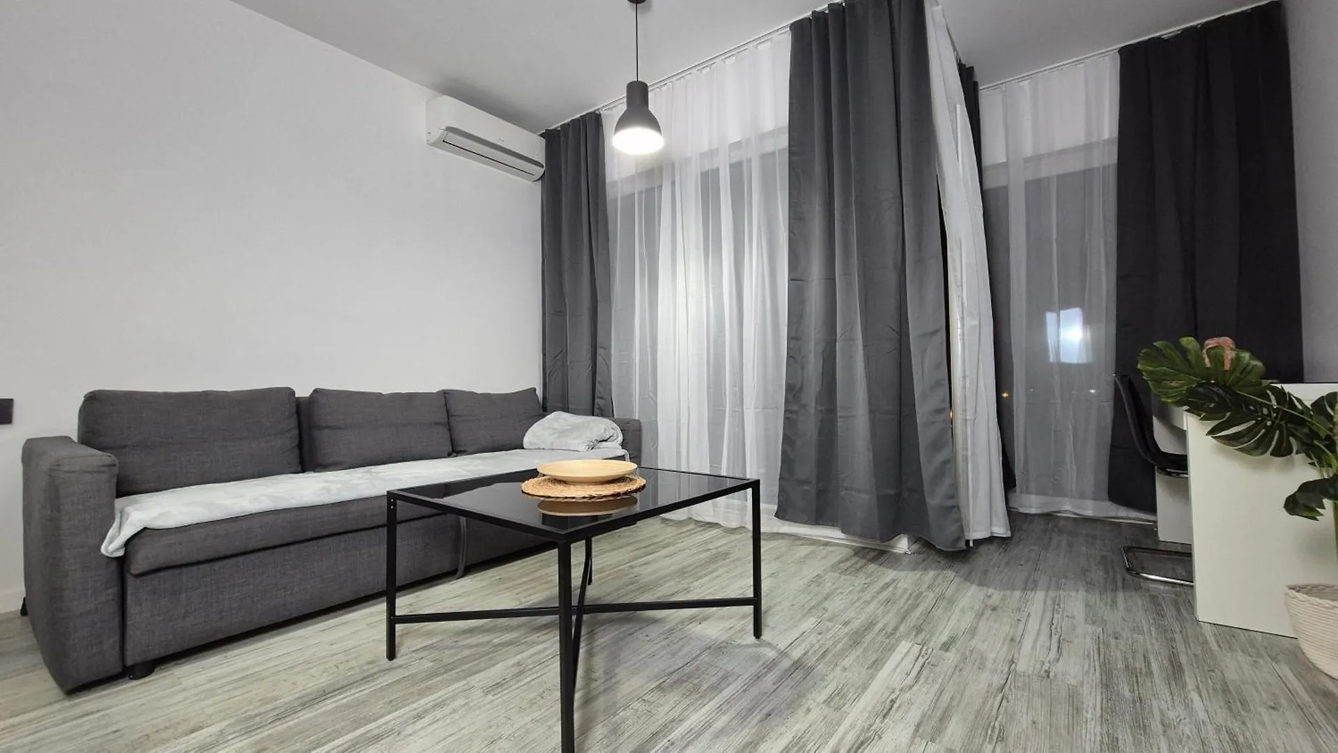Garbary 100 White Apartment, Parking, Self Check-In 24H, Air-Conditioning Poznań