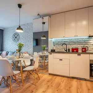 https://apartament-stolarski-5-osada-gorska-5d-apartamenty.szklarskaporebahotels.net
